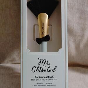 TOO FACED Mr. Chiseled Contouring Brush NEW